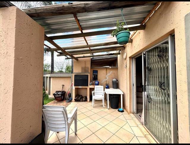 2 BEDROOM TOWNHOUSE FOR SALE IN ANNLIN